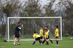 西甲豪门巴萨5000万报价拜仁锋霸：转会市场风云再起